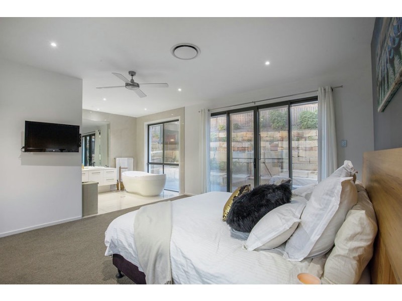 29 Pendragon Dve, Coomera Waters QLD 4209