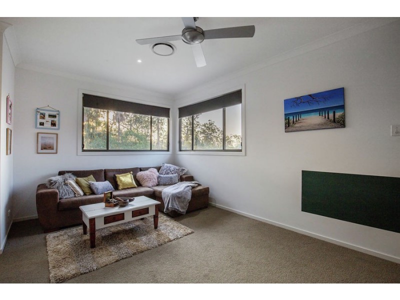 29 Pendragon Dve, Coomera Waters QLD 4209
