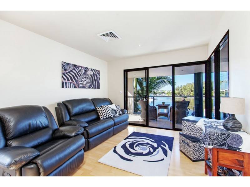 2 Kurrewa Lane, Coomera Waters QLD 4209