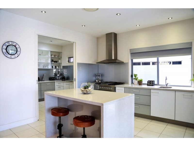 25 Ripple Court, Coomera Waters QLD 4209
