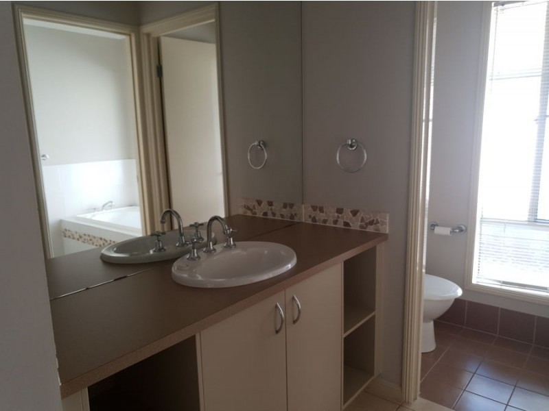 32 Pacha Cl, Coomera Waters QLD 4209