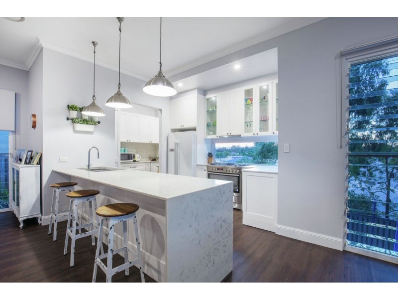 27 VILLAGE HIGH CRES, Coomera Waters QLD 4209