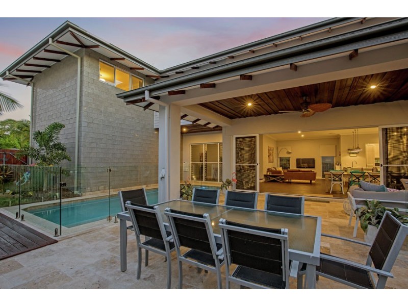 27 VILLAGE HIGH CRES, Coomera Waters QLD 4209