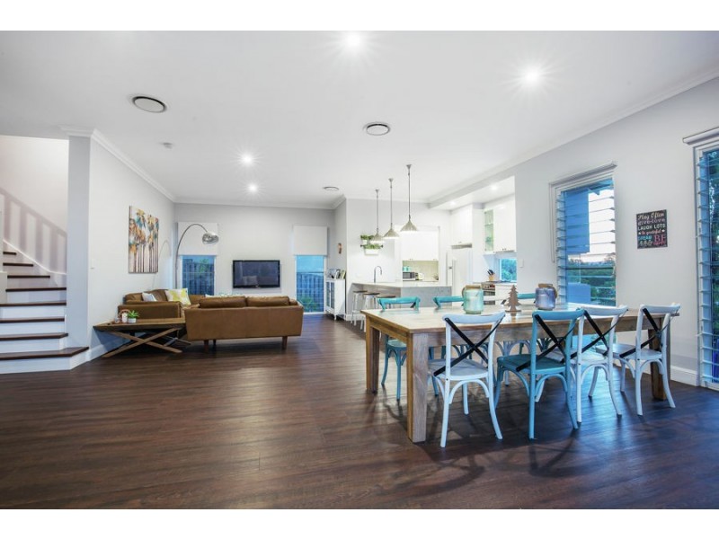 27 VILLAGE HIGH CRES, Coomera Waters QLD 4209