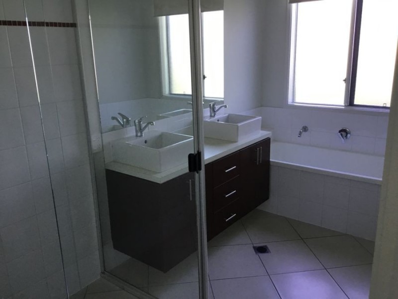 11 Village High, Coomera Waters QLD 4209