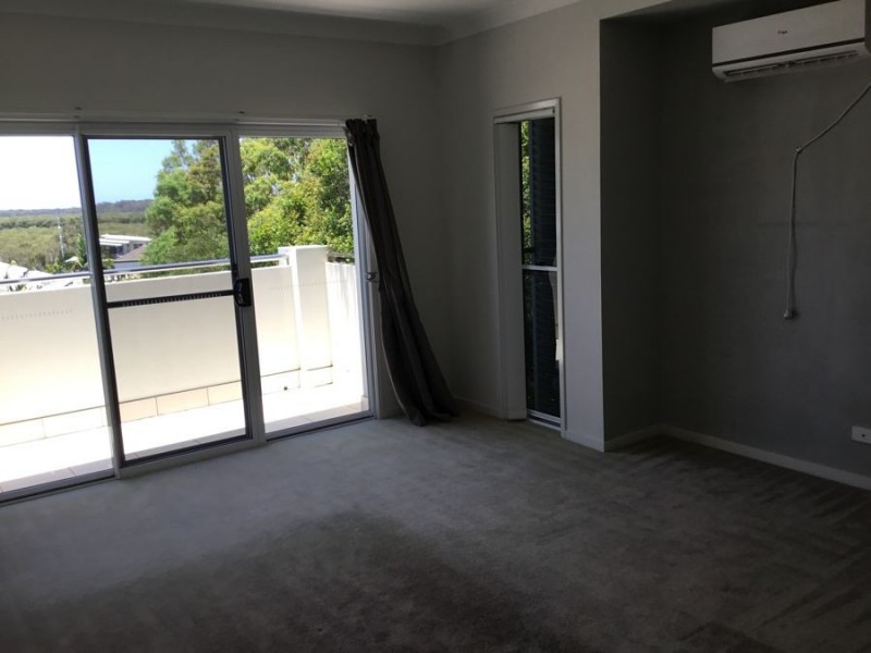 11 Village High, Coomera Waters QLD 4209