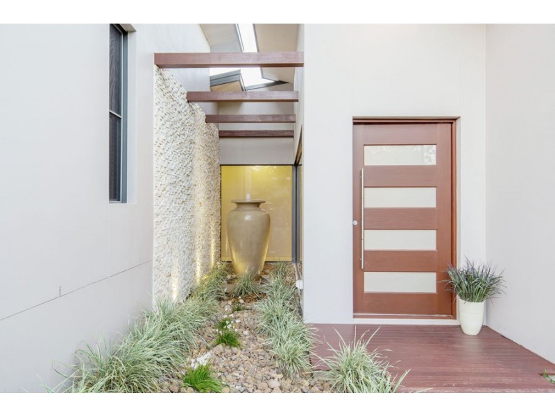 9 Katinka Circuit, Coomera Waters QLD 4209