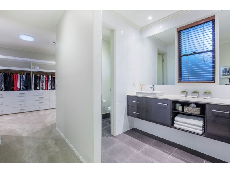 9 Katinka Circuit, Coomera Waters QLD 4209