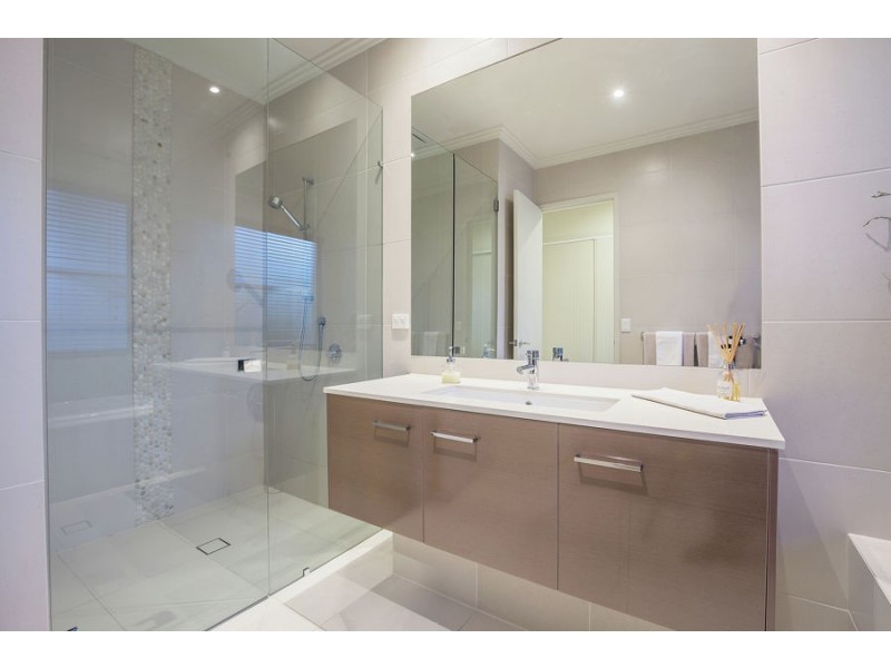 9 Katinka Circuit, Coomera Waters QLD 4209