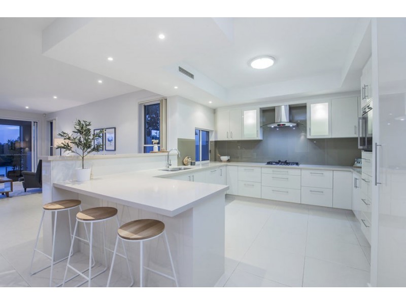 60 Buccaneer Way, Coomera Waters QLD 4209