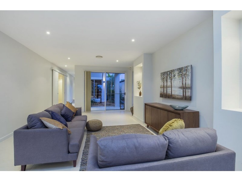 60 Buccaneer Way, Coomera Waters QLD 4209