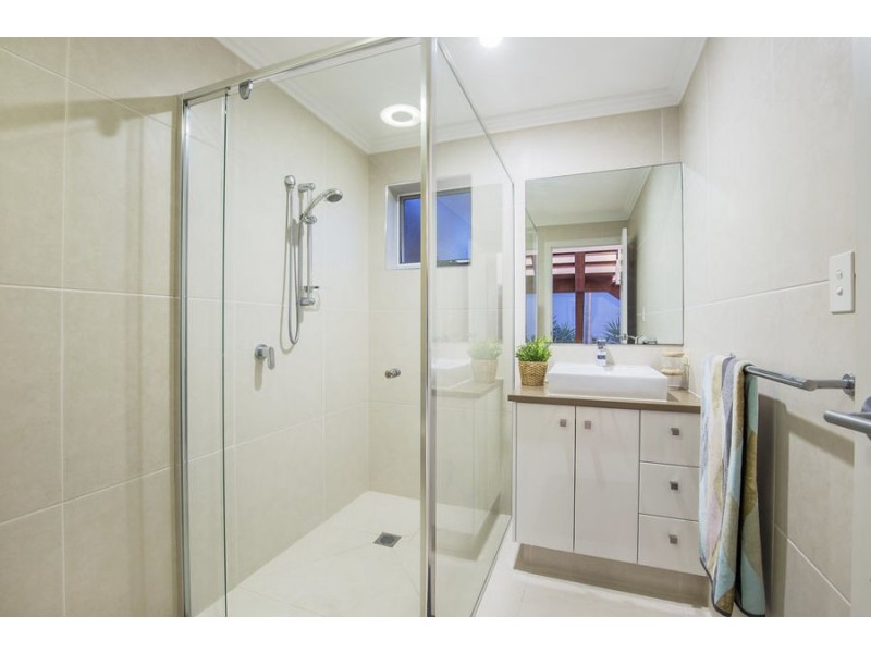 60 Buccaneer Way, Coomera Waters QLD 4209