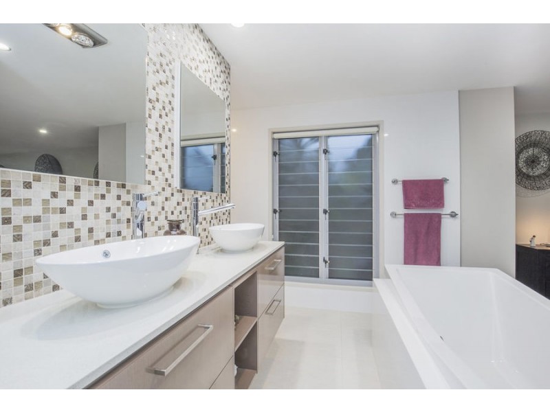 12 Eolo Lane, Coomera Waters QLD 4209