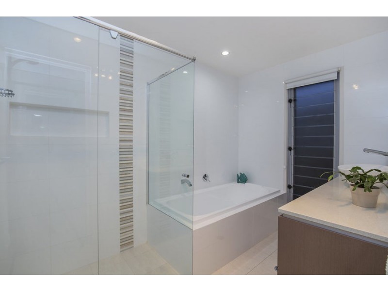 12 Eolo Lane, Coomera Waters QLD 4209