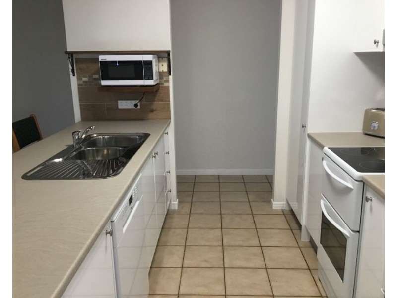 10 Floyd Street, Parkwood QLD 4214