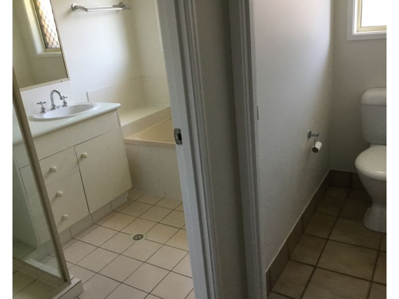 10 Floyd Street, Parkwood QLD 4214