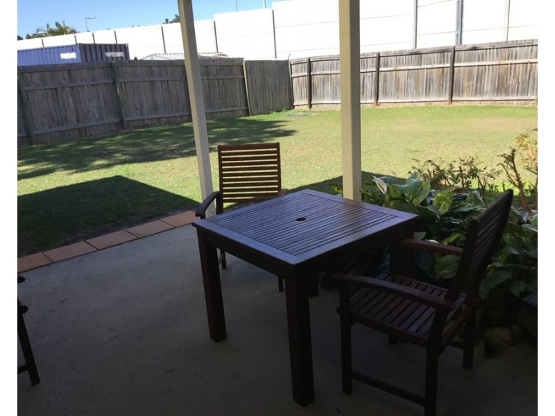 10 Floyd Street, Parkwood QLD 4214