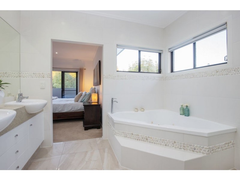 4 Nerida Lane, Coomera Waters QLD 4209