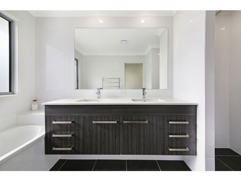 20 Jasner Lane, Coomera Waters QLD 4209