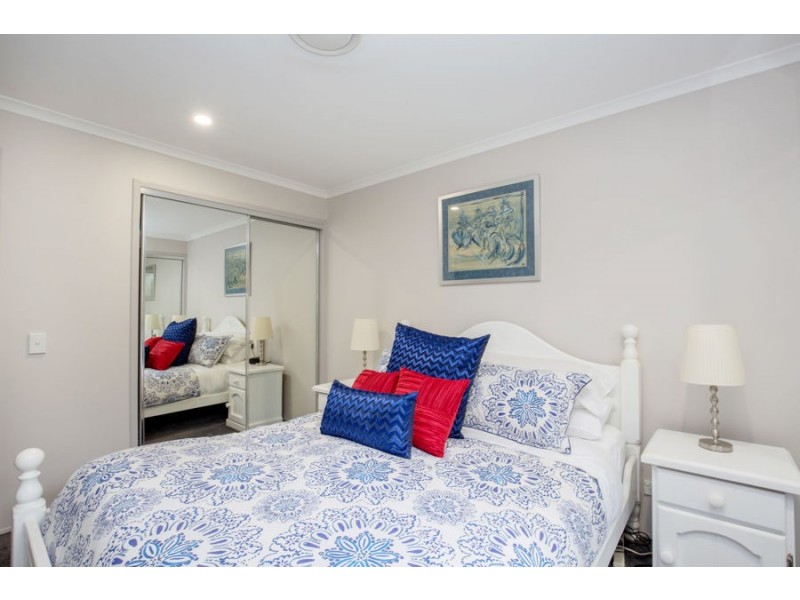 2/18 Columbia Court, Oxenford QLD 4210