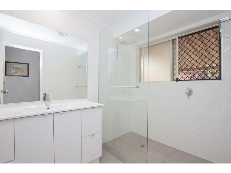 2/18 Columbia Court, Oxenford QLD 4210