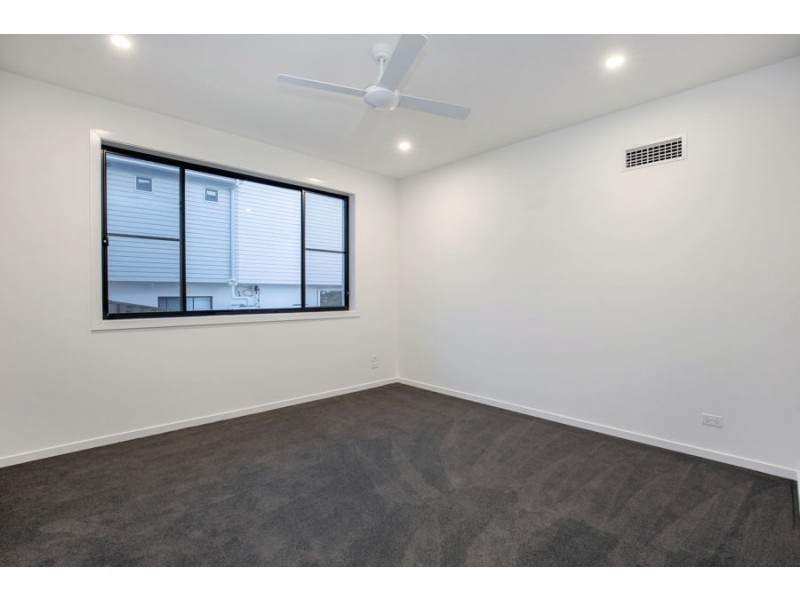 21 Bobsled Lane, Coomera Waters QLD 4209