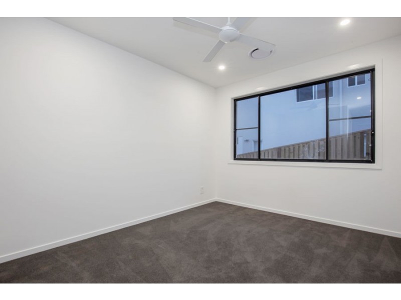 21 Bobsled Lane, Coomera Waters QLD 4209