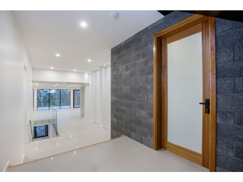 21 Bobsled Lane, Coomera Waters QLD 4209