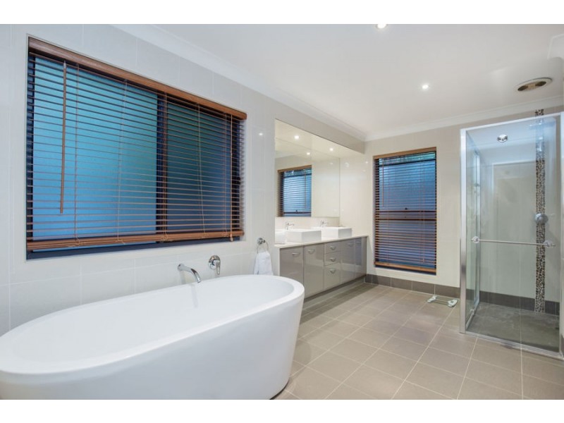 3 Brilliant Lane, Coomera Waters QLD 4209