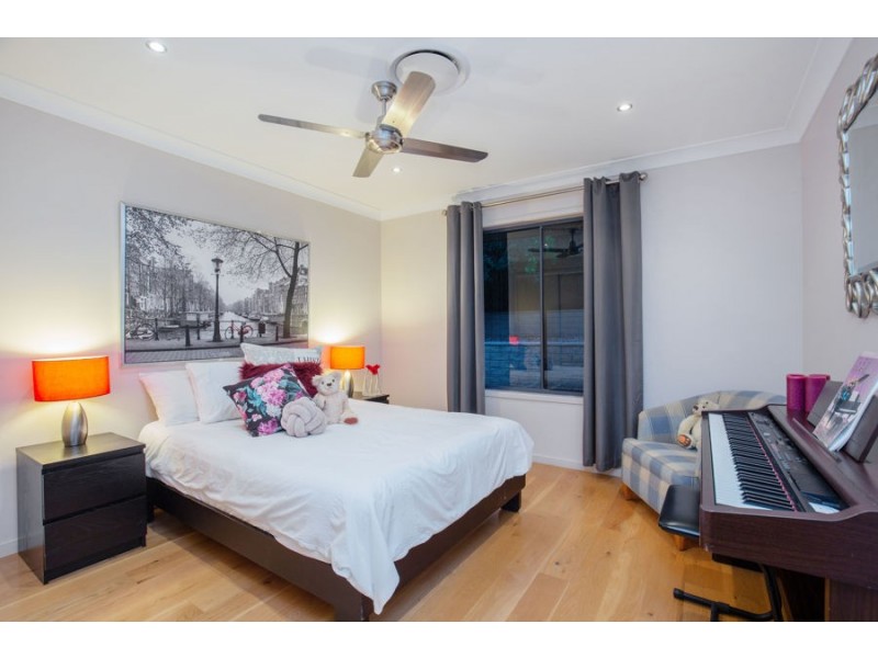 3 Brilliant Lane, Coomera Waters QLD 4209