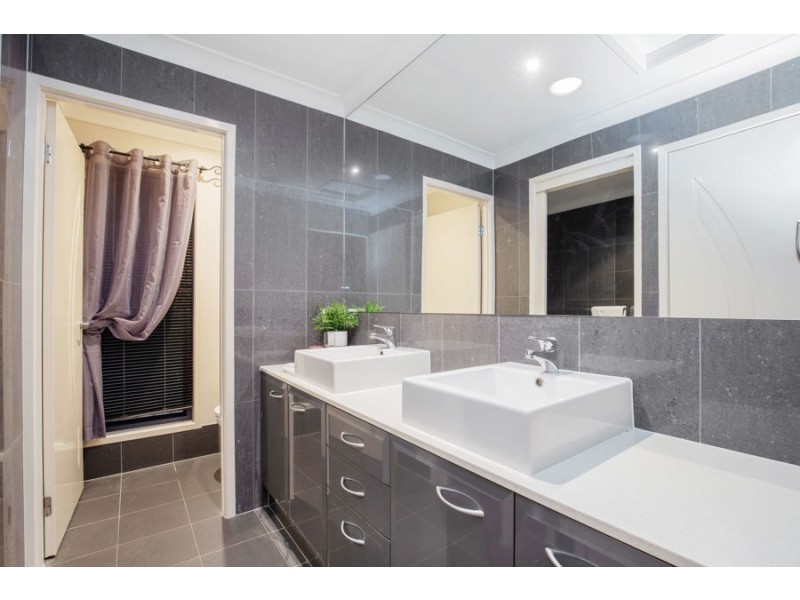 3 Brilliant Lane, Coomera Waters QLD 4209