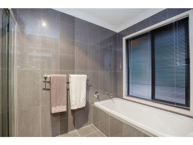 3 Brilliant Lane, Coomera Waters QLD 4209