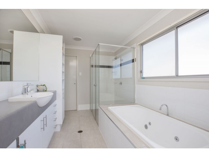 4 Eolo Lane, Coomera Waters QLD 4209