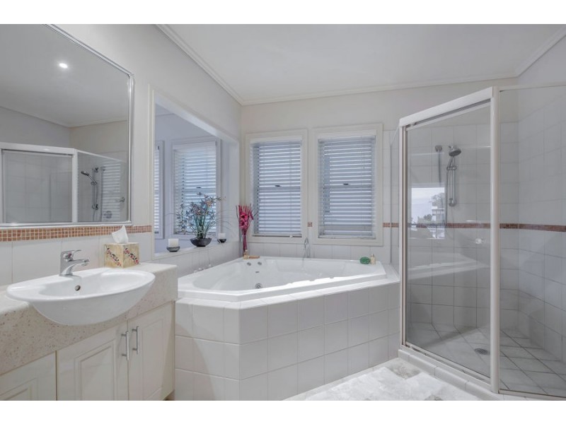 52 BRINDABELLA CLOSE, Coomera Waters QLD 4209