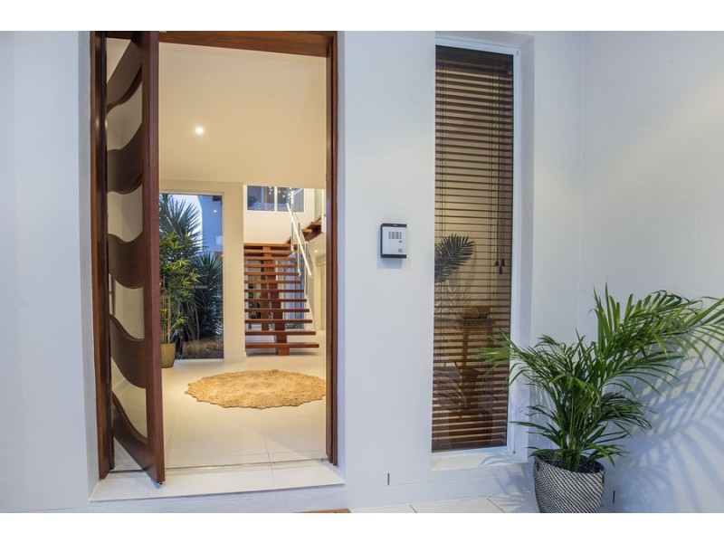 60 Buccaneer Way, Coomera Waters QLD 4209