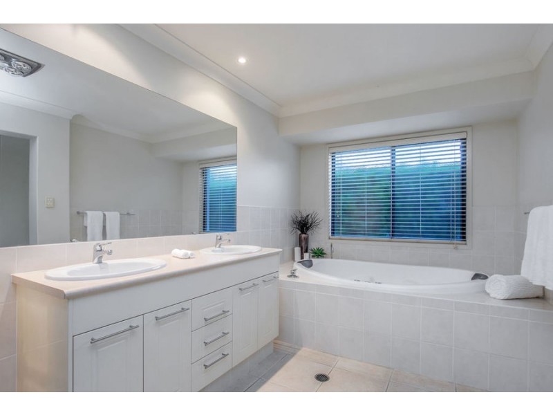 11 First Light Court, Coomera Waters QLD 4209