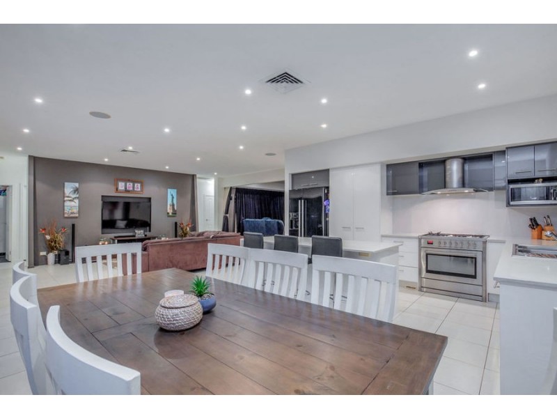 8 Mistral Lane, Coomera Waters QLD 4209