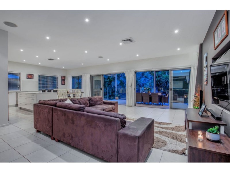 8 Mistral Lane, Coomera Waters QLD 4209