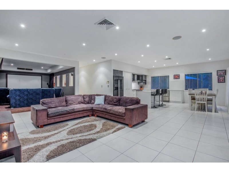 8 Mistral Lane, Coomera Waters QLD 4209
