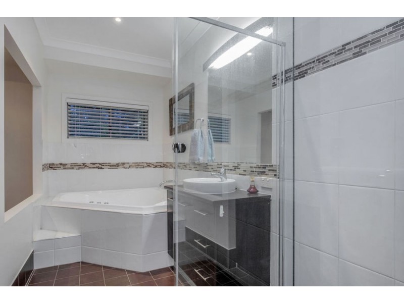 8 Mistral Lane, Coomera Waters QLD 4209