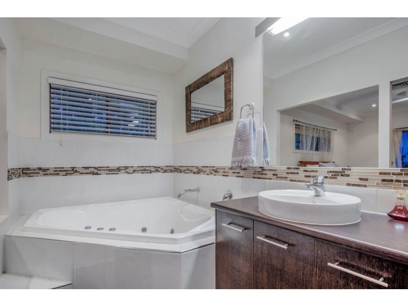 8 Mistral Lane, Coomera Waters QLD 4209