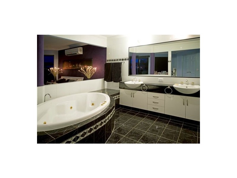 9 Ripple Court, Coomera Waters QLD 4209