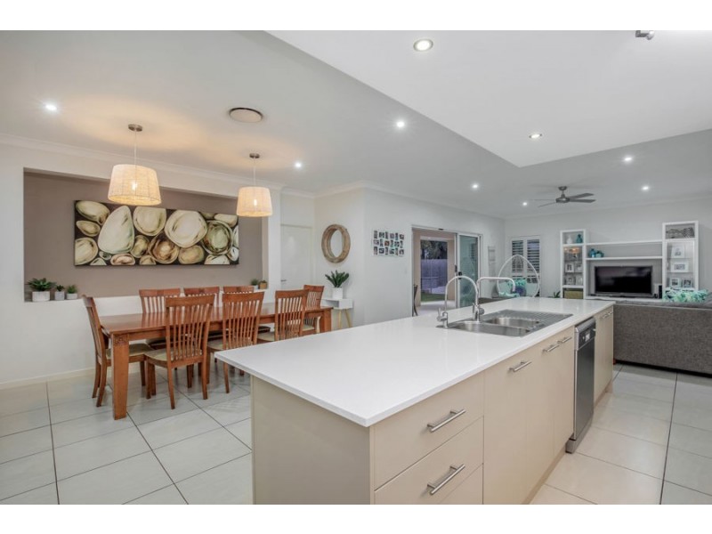 9 Benecia Avenue, Coomera Waters QLD 4209