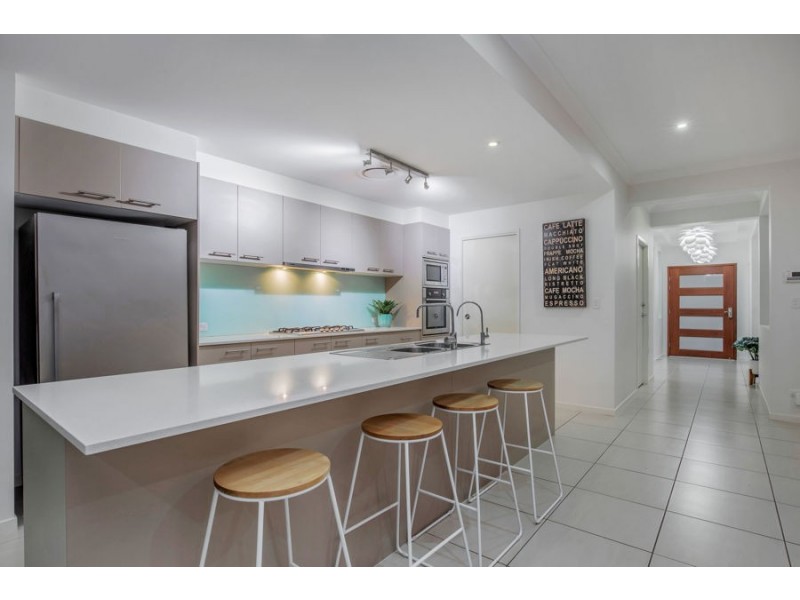 9 Benecia Avenue, Coomera Waters QLD 4209