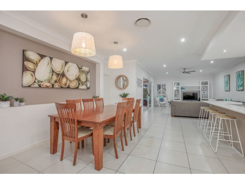 9 Benecia Avenue, Coomera Waters QLD 4209