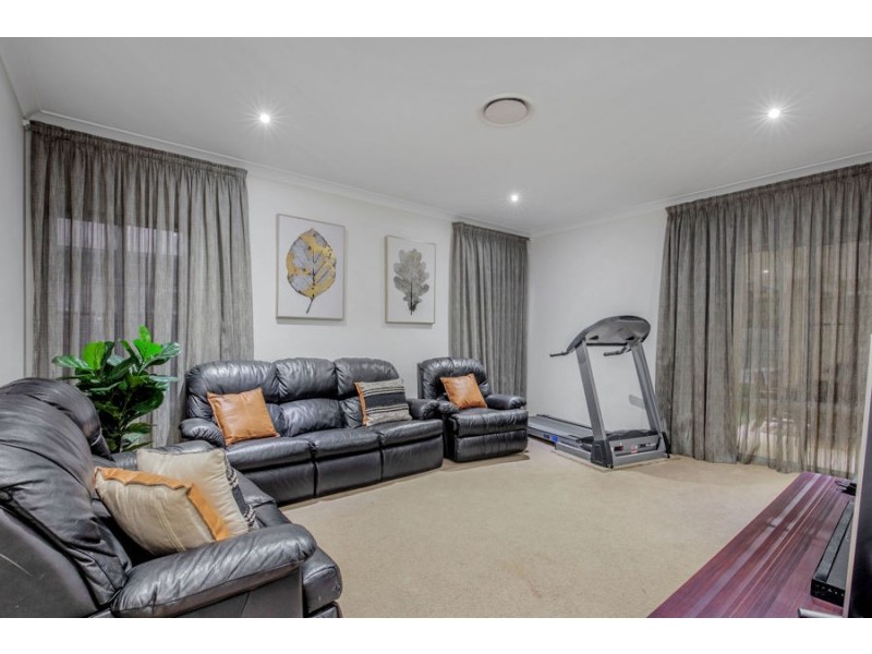 9 Benecia Avenue, Coomera Waters QLD 4209