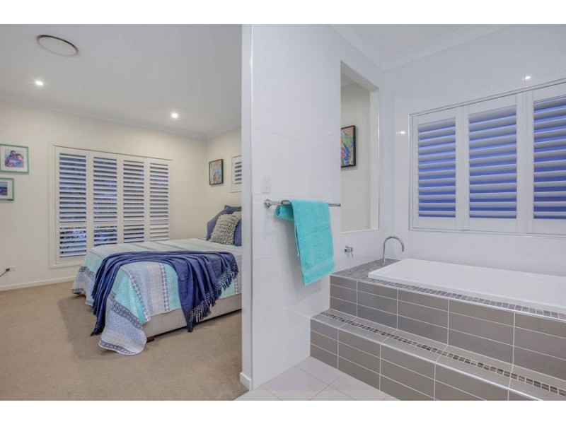 9 Benecia Avenue, Coomera Waters QLD 4209