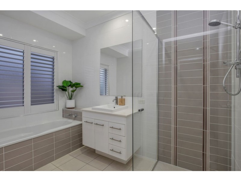 9 Benecia Avenue, Coomera Waters QLD 4209