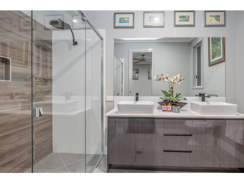 3 Lanyard Close, Coomera Waters QLD 4209