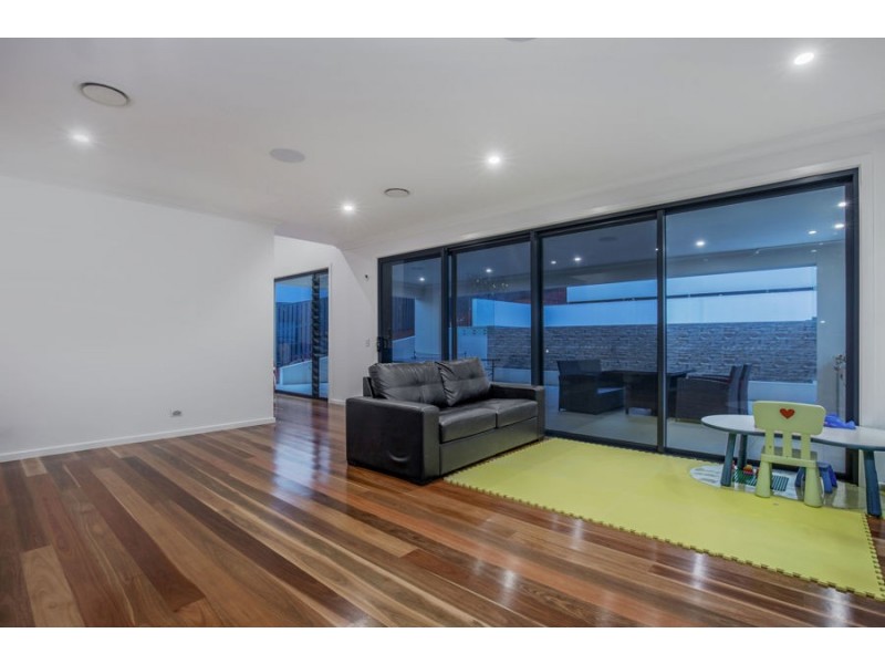 1 Pendragon Drive, Coomera Waters QLD 4209